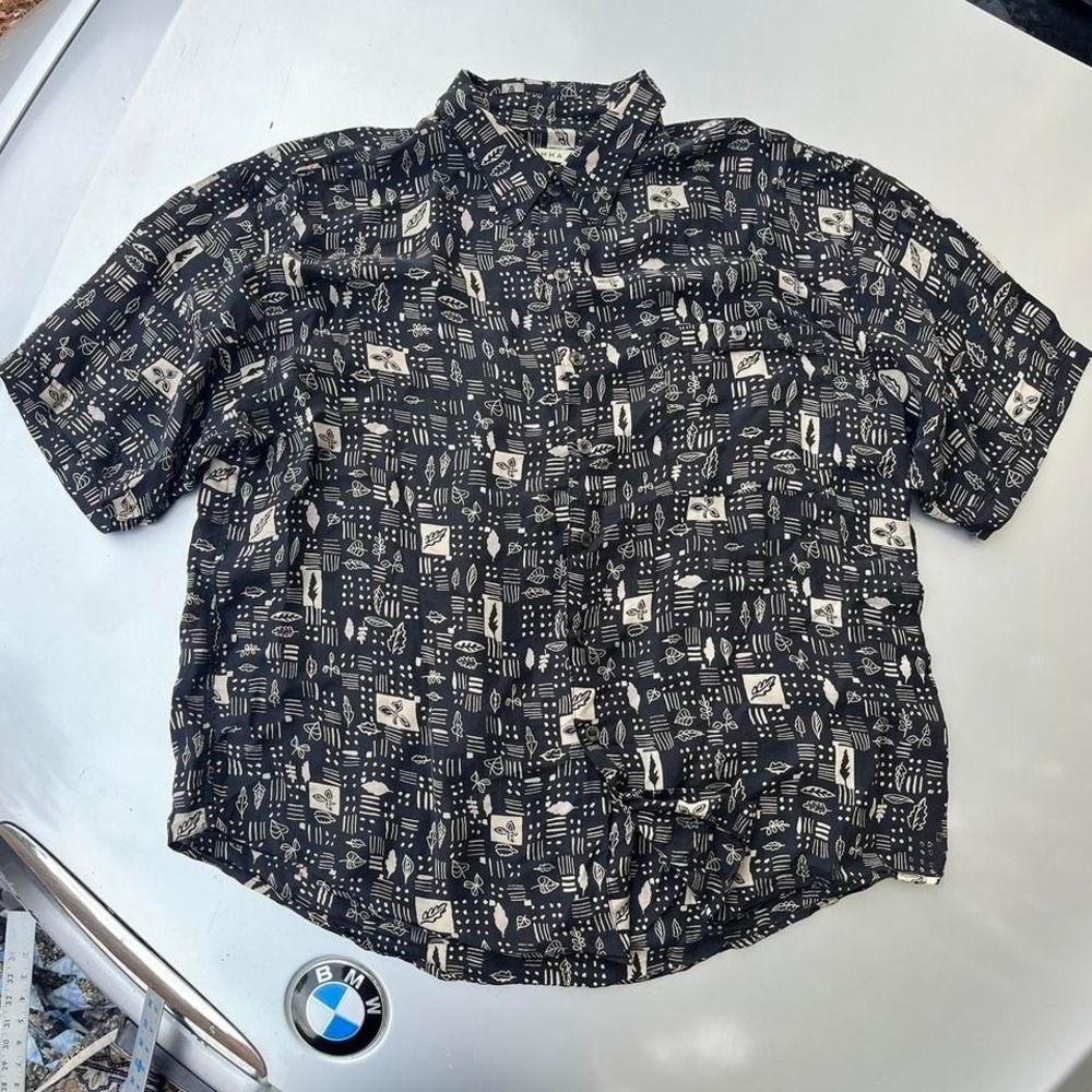Summa vintage silk button-up shirt with a unique pattern finds